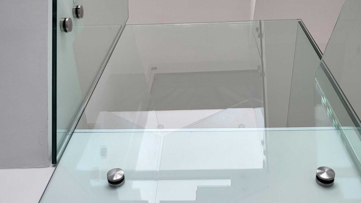 Üvegkorlát készítése