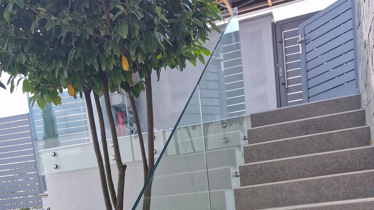 Üvegkorlát készítése