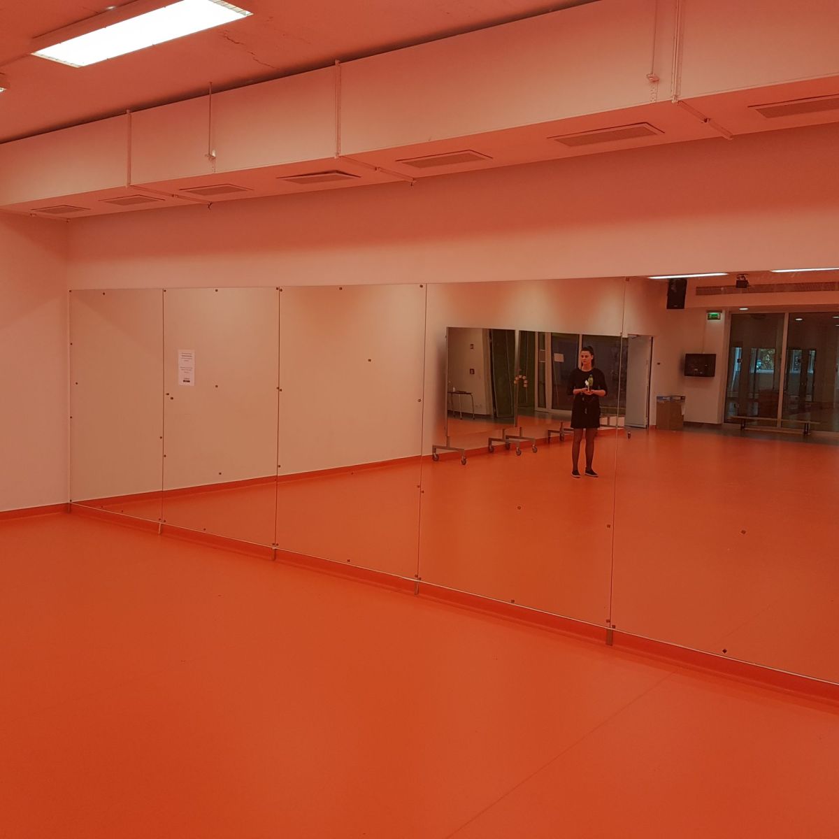 Tükörfalak teljeskörű kivitelezése