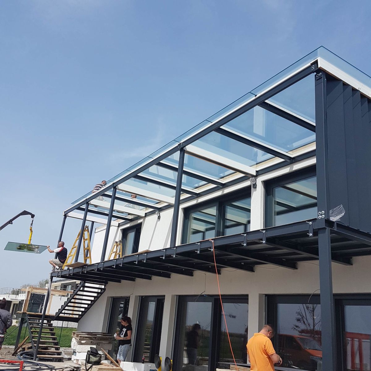 Üveg előtetők ESG edzett üvegből