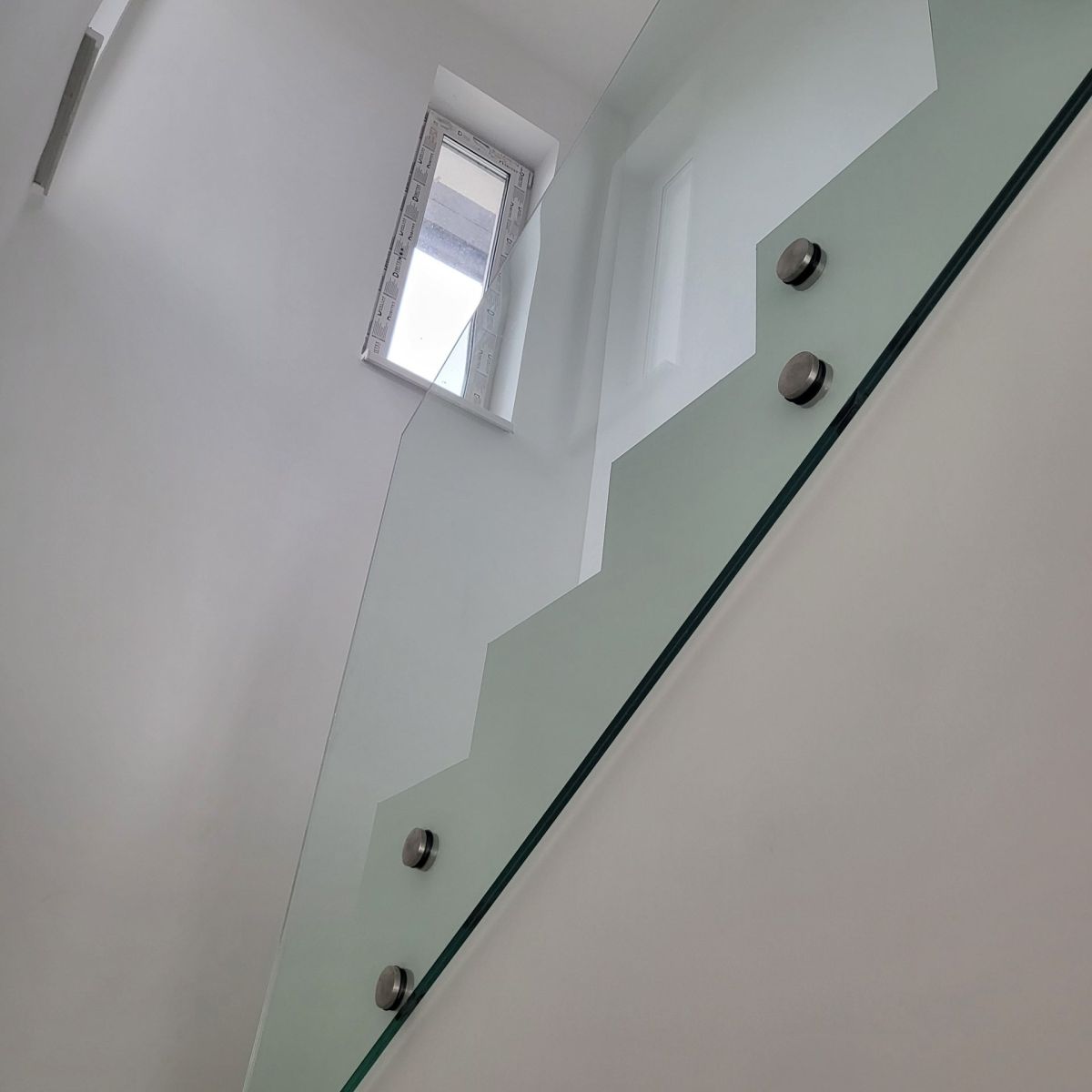 Üvegkorlát készítése