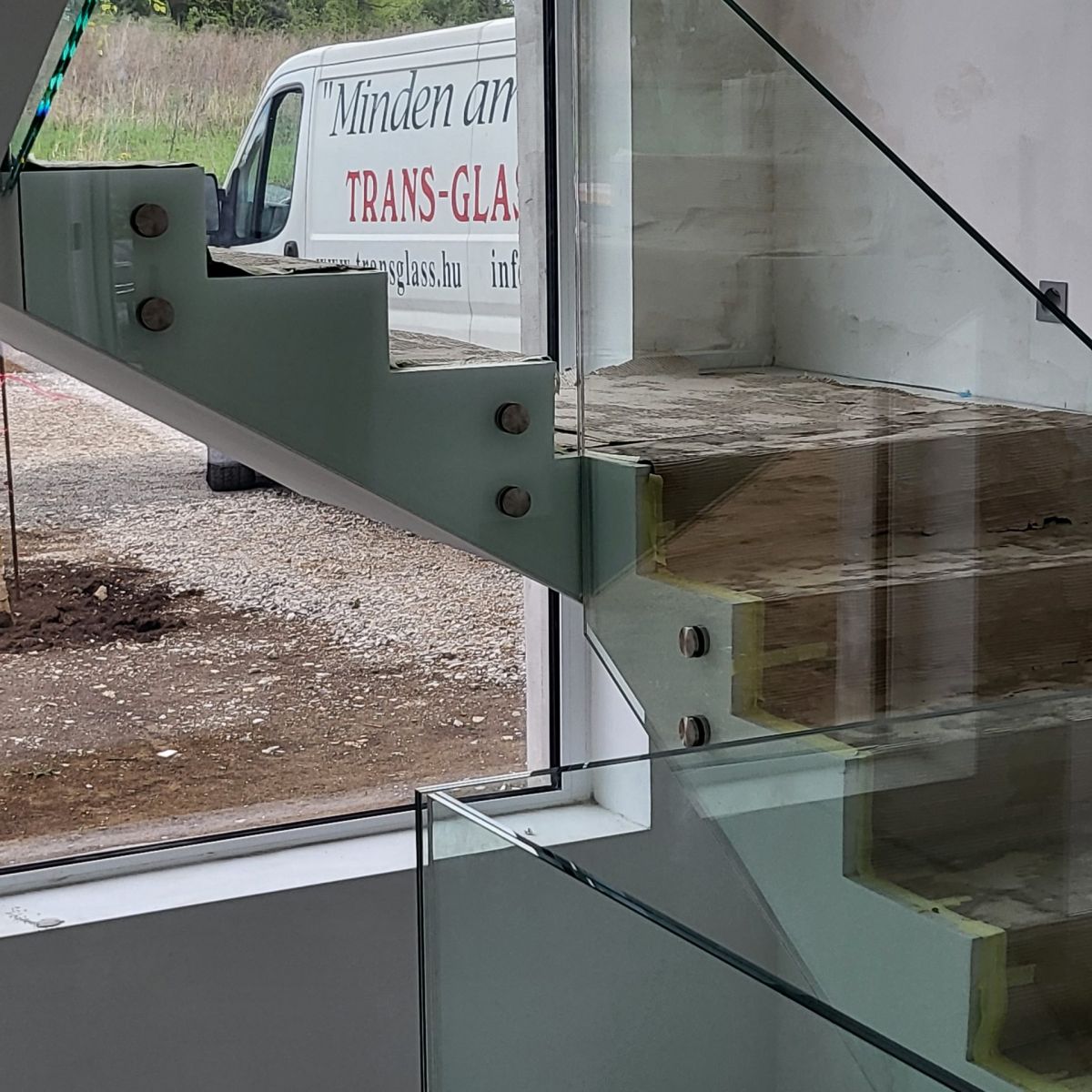 Üvegkorlát készítése