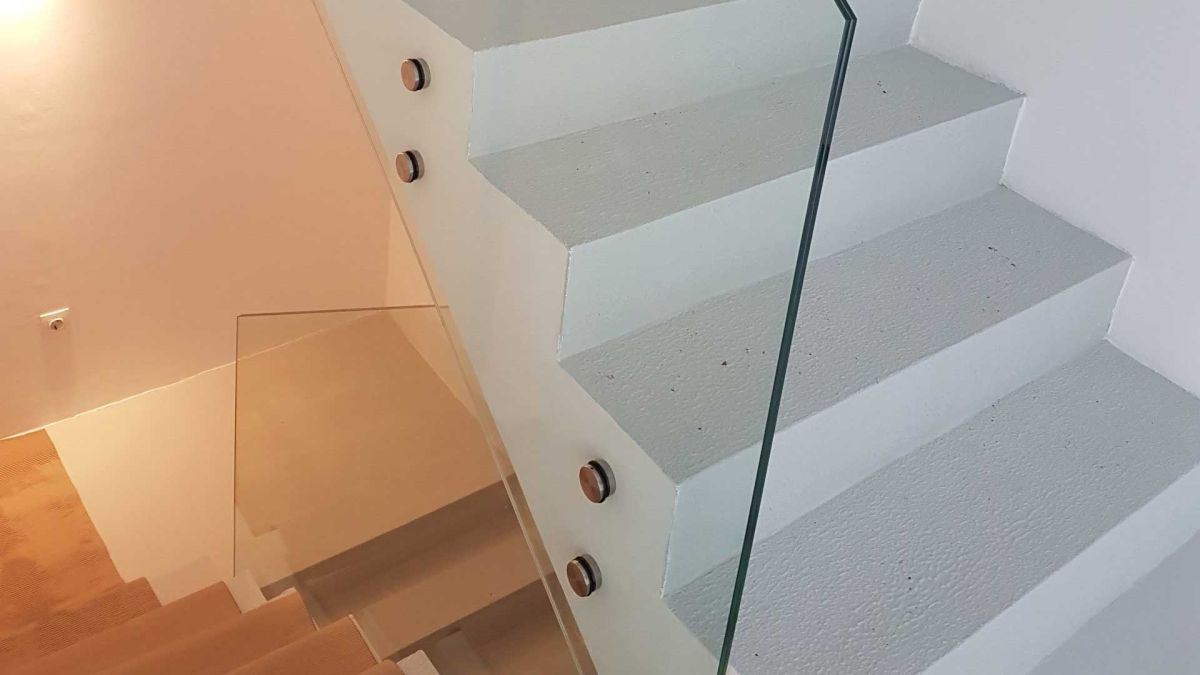 Üvegkorlát készítése