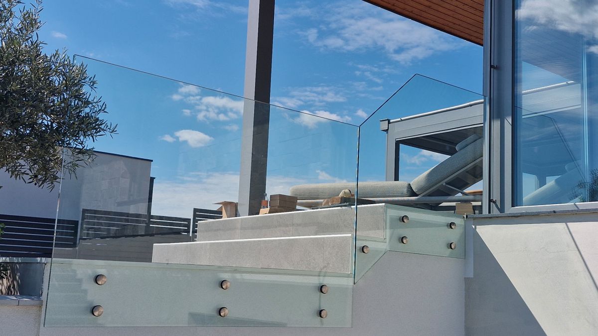 Üvegkorlát készítése