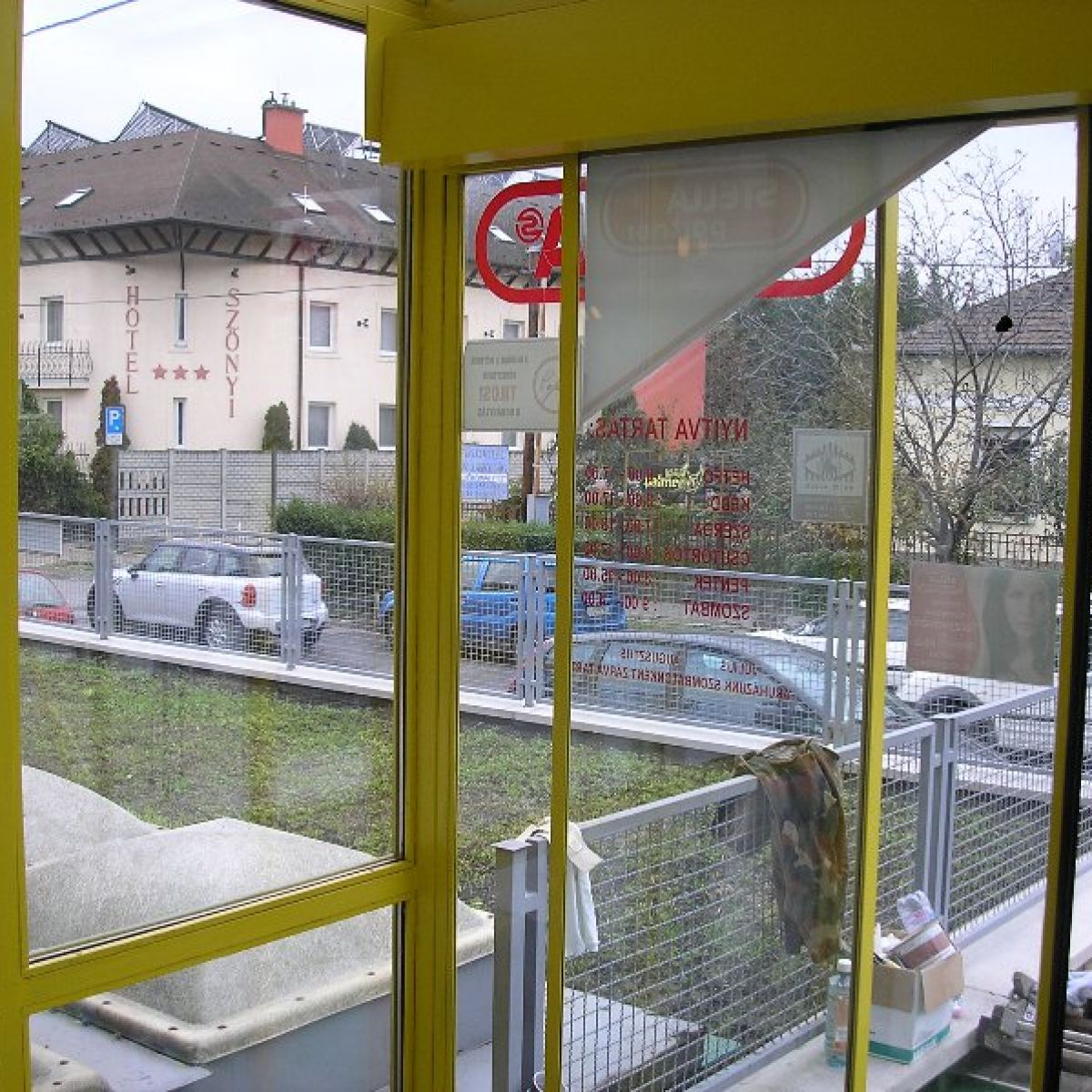 Kirakat és portál csere