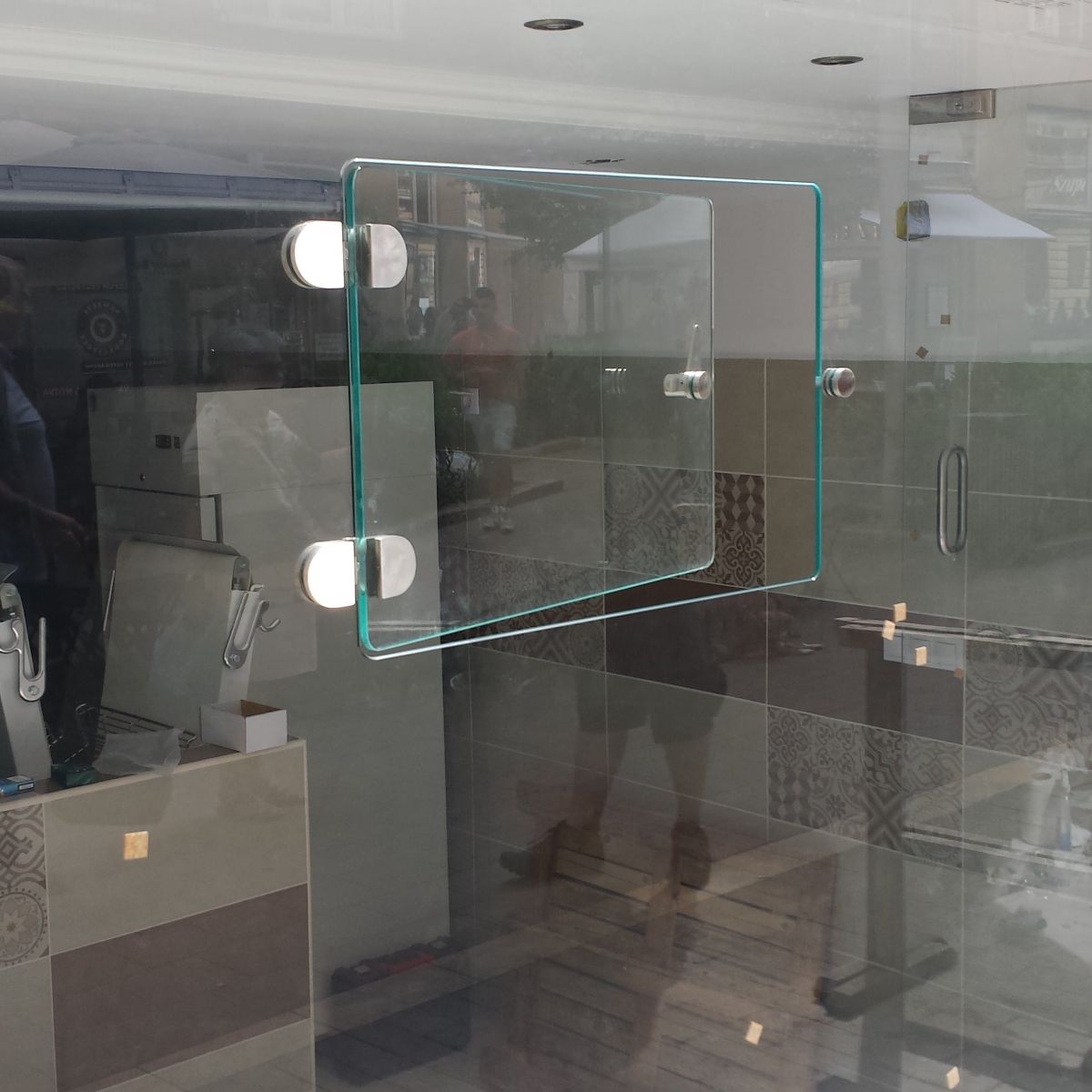 Kirakat és portál csere