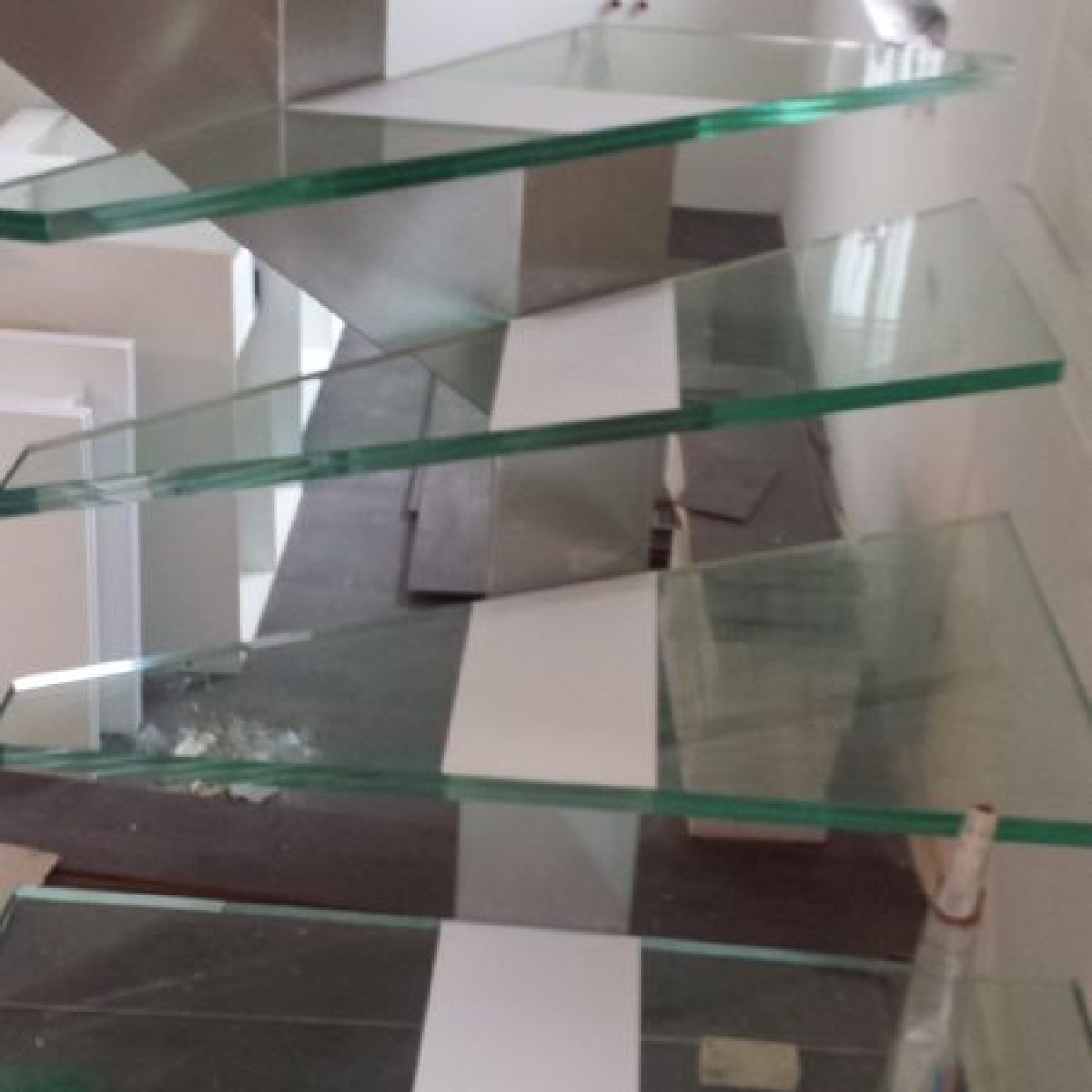 Üveglépcsők készítése