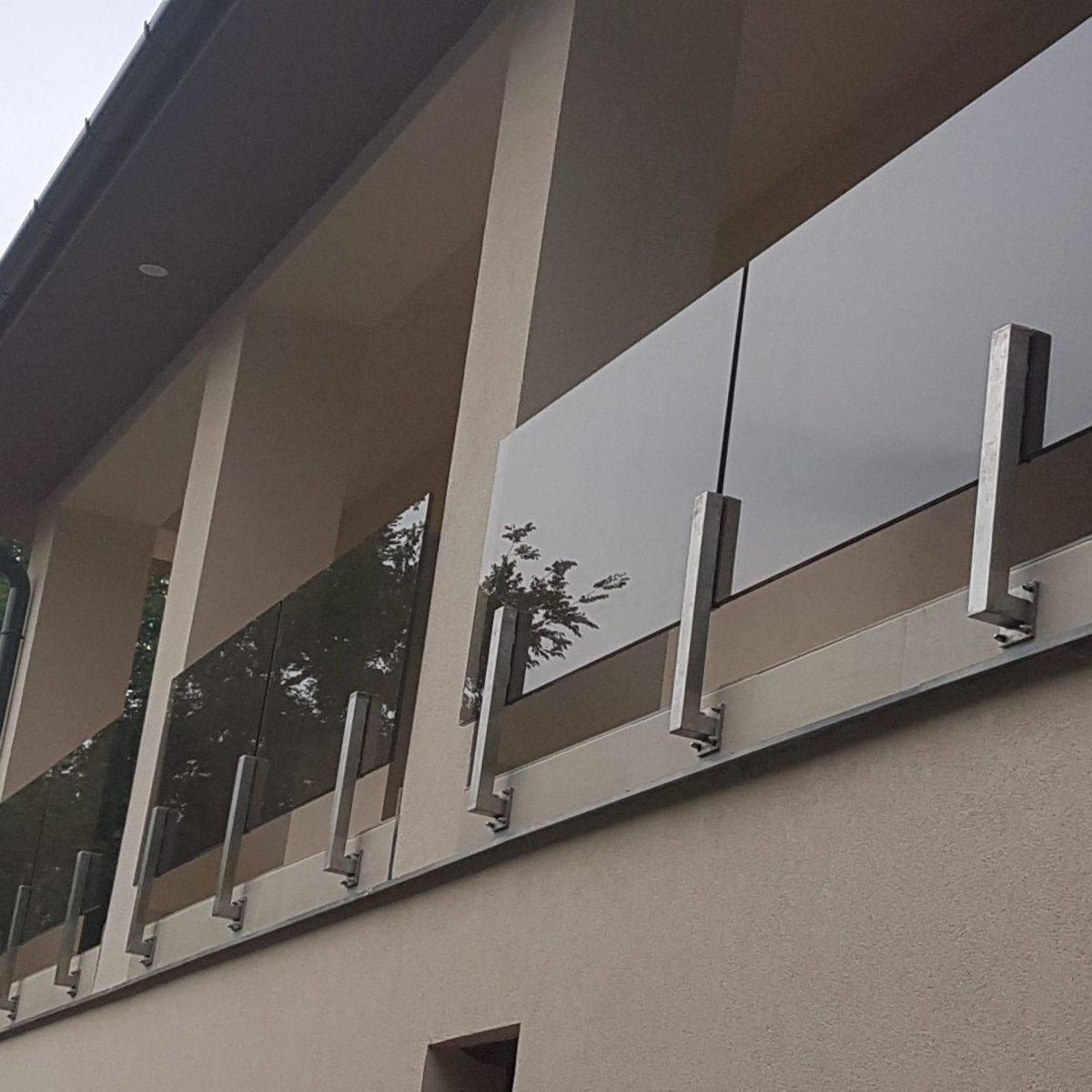 Üvegkorlát készítése