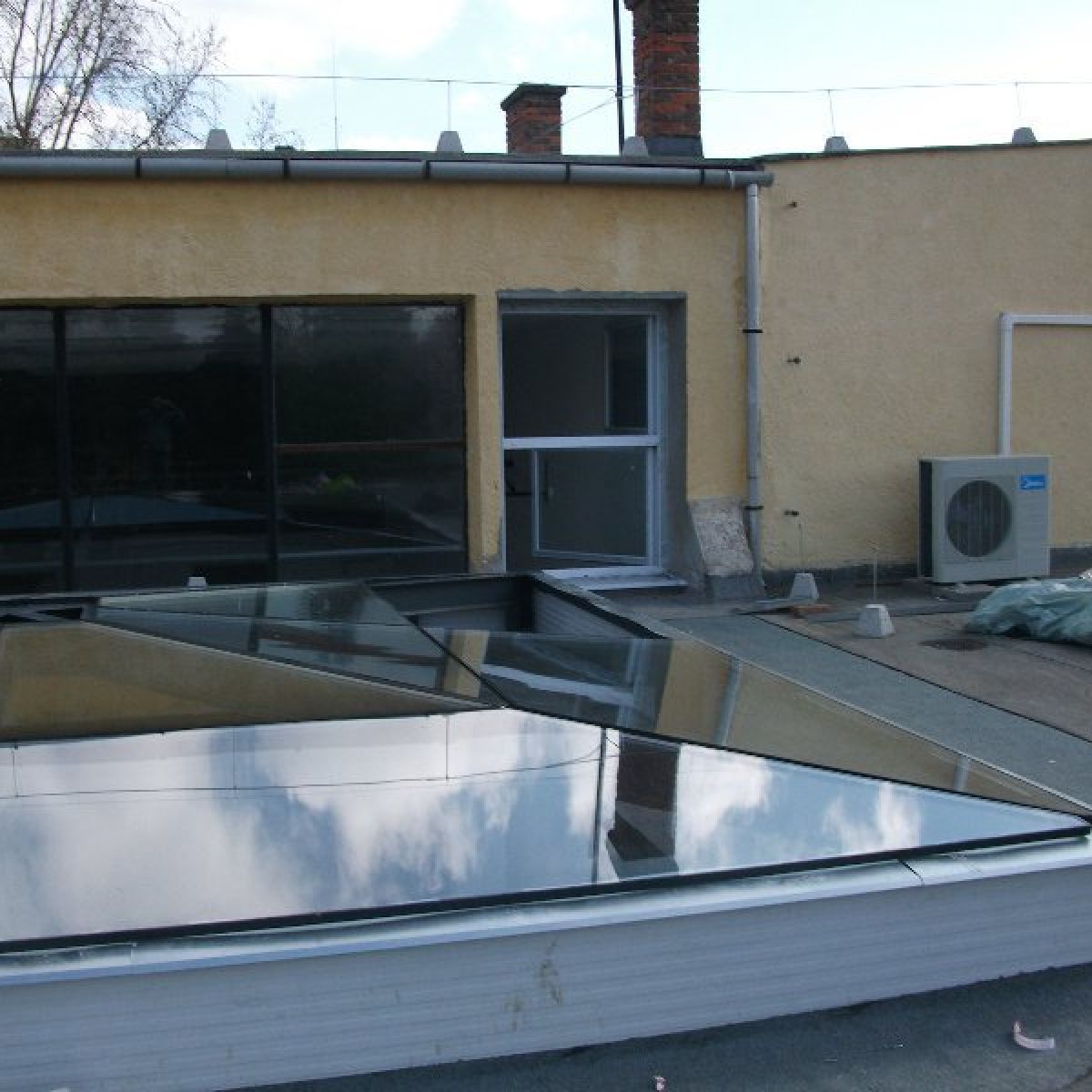 Üveg előtetők ESG edzett üvegből