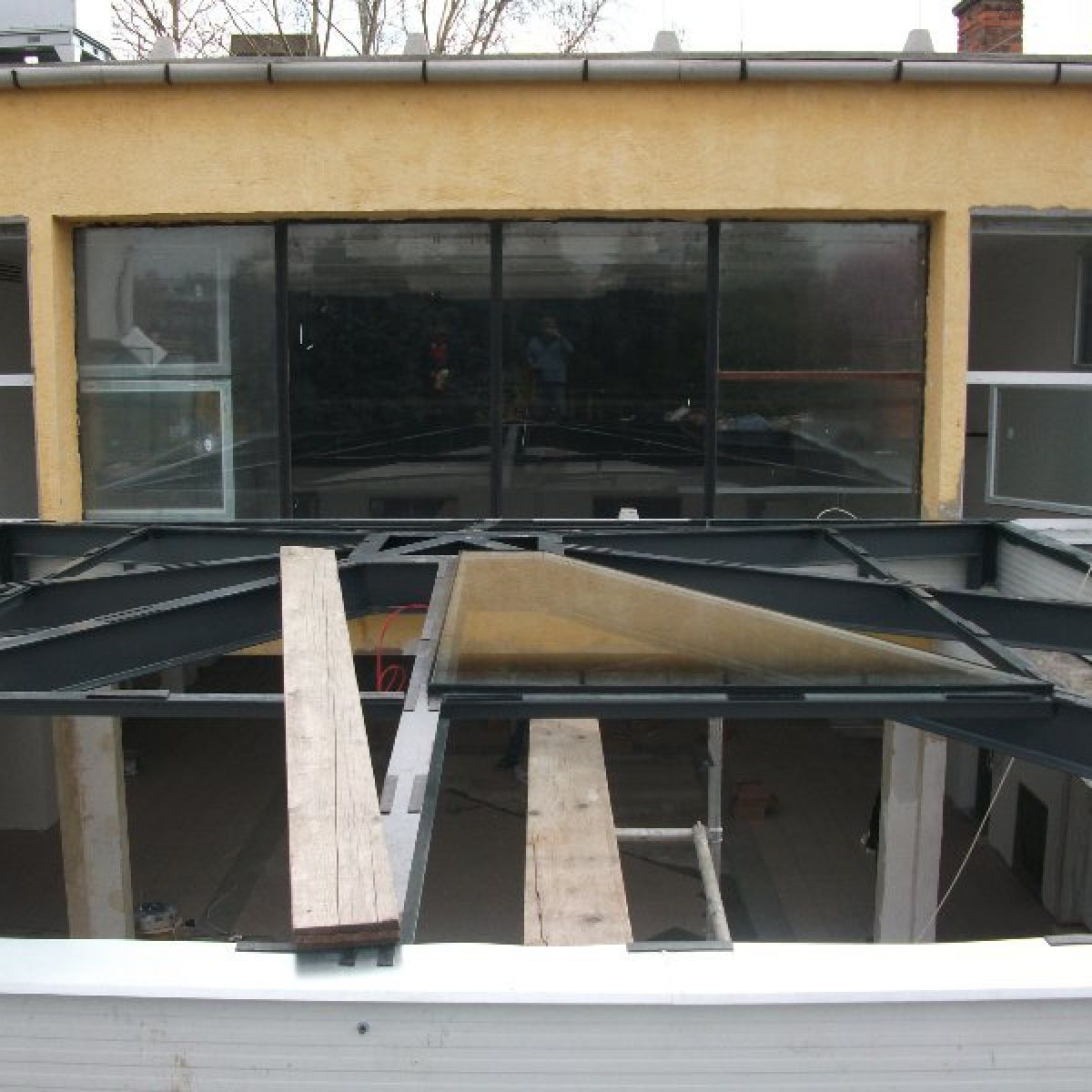 Üveg előtetők ESG edzett üvegből