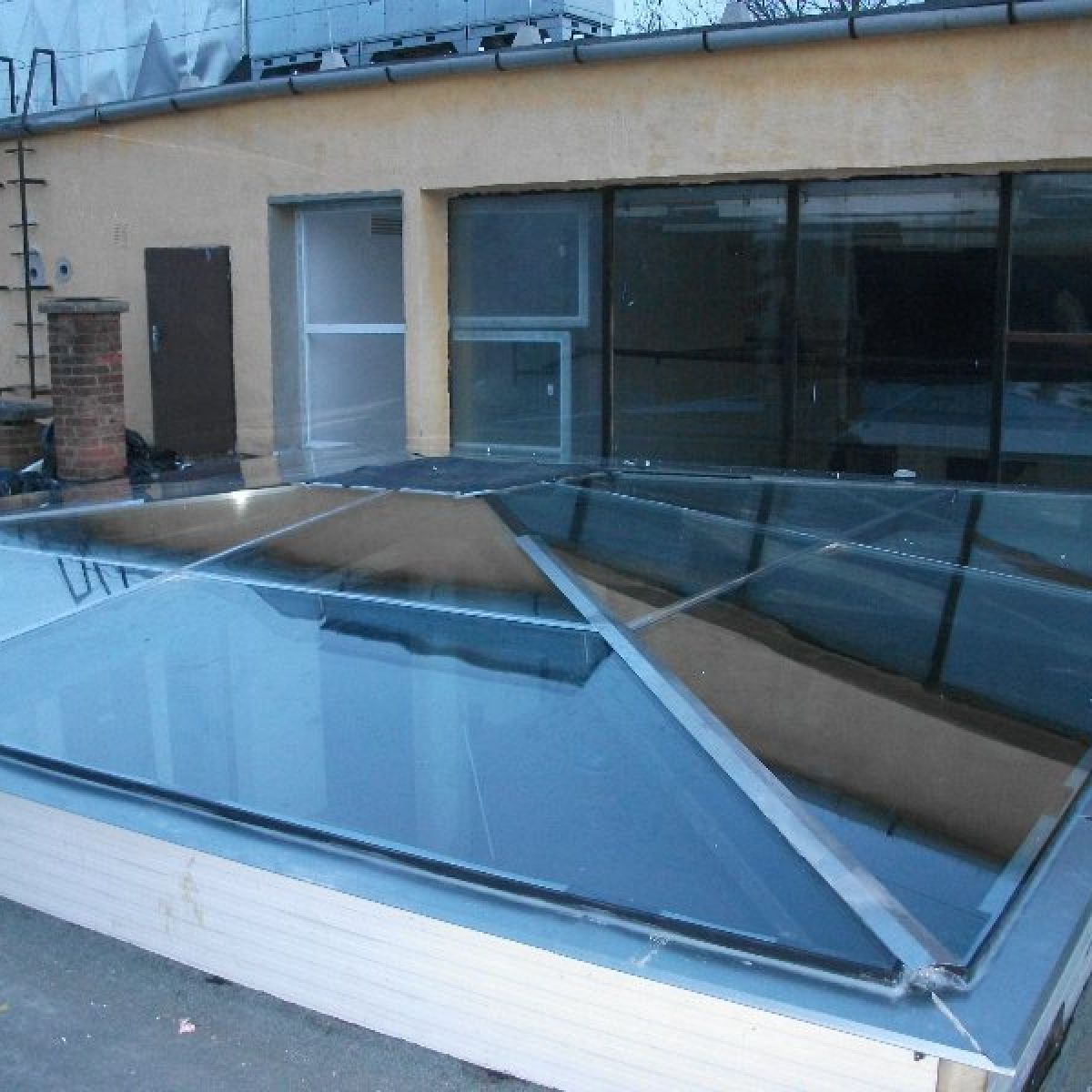 Üveg előtetők ESG edzett üvegből