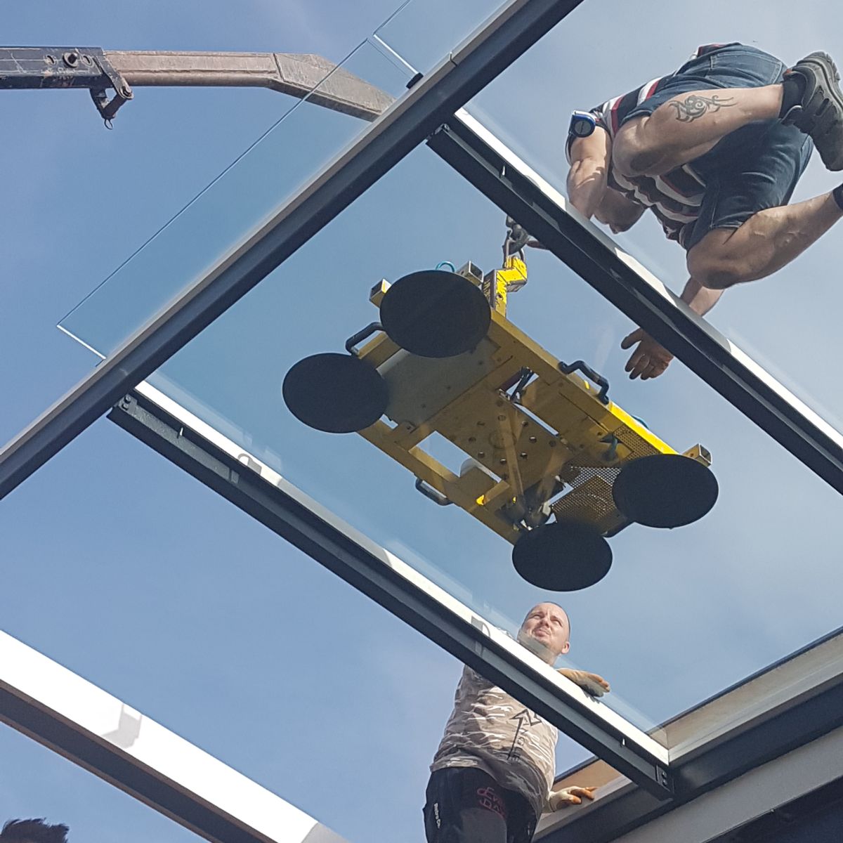 Üveg előtetők ESG edzett üvegből